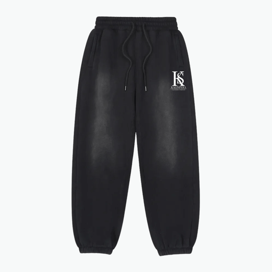 Sweatpants délavé noir avec logo Kalispera, coupe confortable, fait main, Collection ORIGIN.